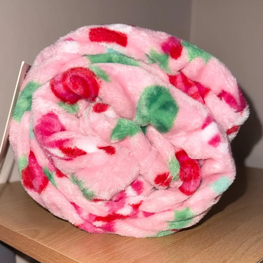 The Magic of Christmas Sweets / Candy Plush Throw / Blanket